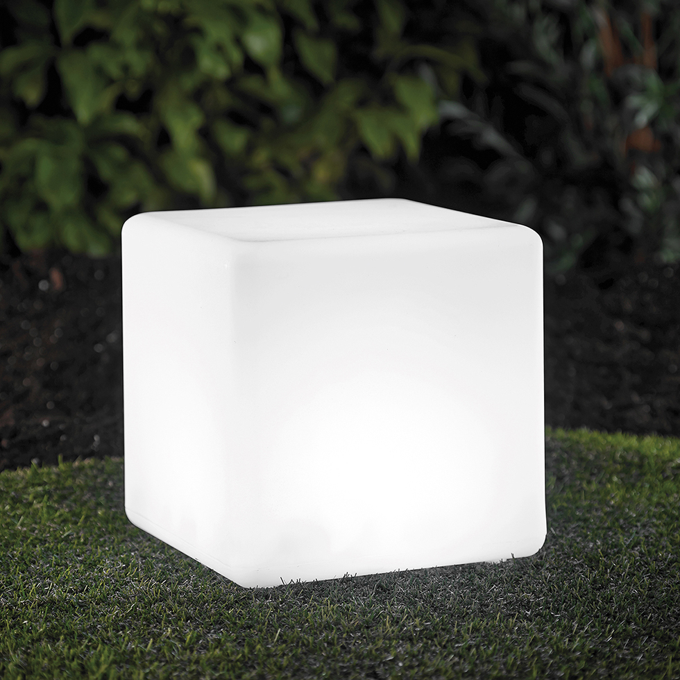 MeLiTec Solarleuchte - mehrfarbige Bodenbeleuchtung für Garten, Balkon & Terrasse - Solar-Bodenleuchte mit Farbwechsel - bis 8h Leuchtdauer - 30 cm - inkl. Akku - Kunststoff - Würfel - LK04-6 MeLiTec Solarleuchte - mehrfarbige Bodenbeleuchtung für Garten, Balkon & Terrasse - Solar-Bodenleuchte mit Farbwechsel - bis 8h Leuchtdauer - 30 cm - inkl. Akku - Kunststoff - Würfel - LK04-6
