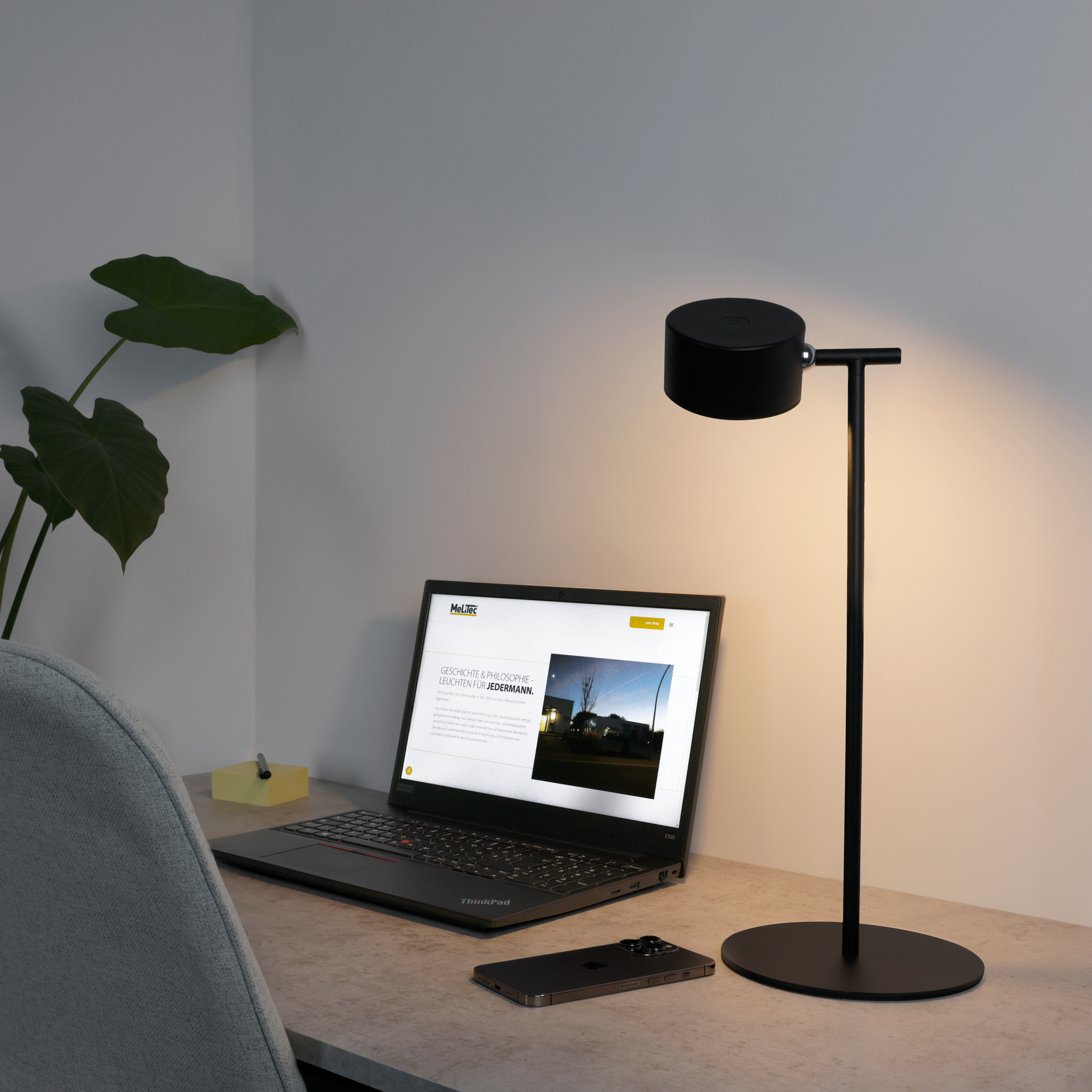 MeLiTec LED-Stehleuchte ST55 – Aufladbare Designerlampe in Schwarz, dimmbar mit Magnetkopf & Wandhalterung, warmweißes Licht 2.700K, Akkubetrieb bis 12h, USB-C"