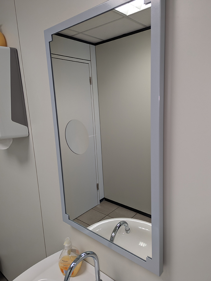 Spiegel mit Kosmetik Lupe Silber Metallic Spiegel mit Kosmetik Lupe Silber Metallic