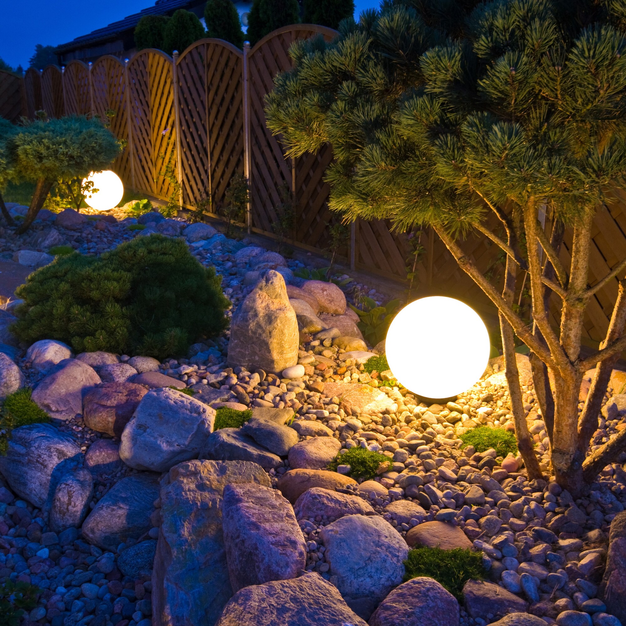 Gartenleuchte, Lichtung, Gartenbereich, Steine, Beleuchtung,