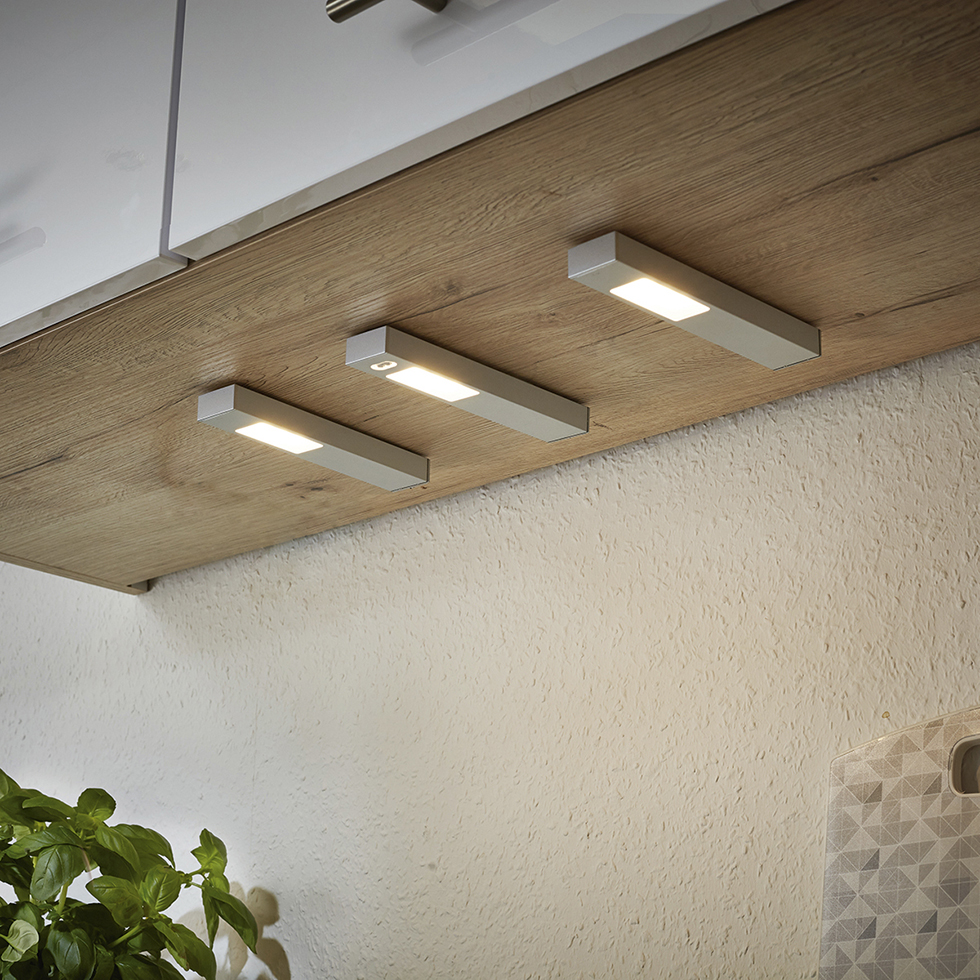 kitchen light, unterbauleuchte, LED-strahler, holzschrank, modernes setup,