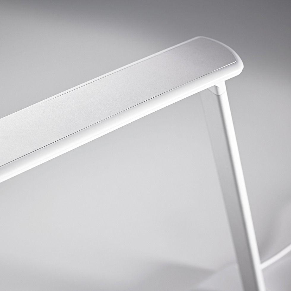 LED-Schreibtischleuchte T95-1 B-Ware LED-Schreibtischleuchte T95-1 B-Ware